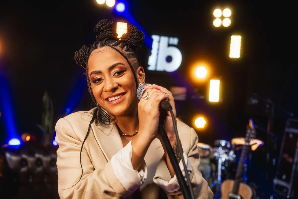 Lourena — Poesia Acústica no Festival Zepelim 2026